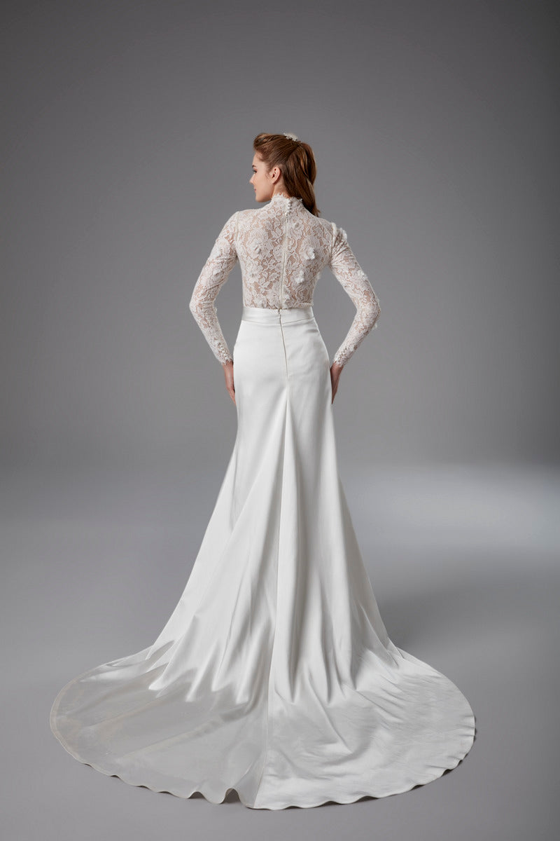 A-Linien-Brautkleid aus Satin mit 3D-Laserschnitt-Blumen und Schlitz