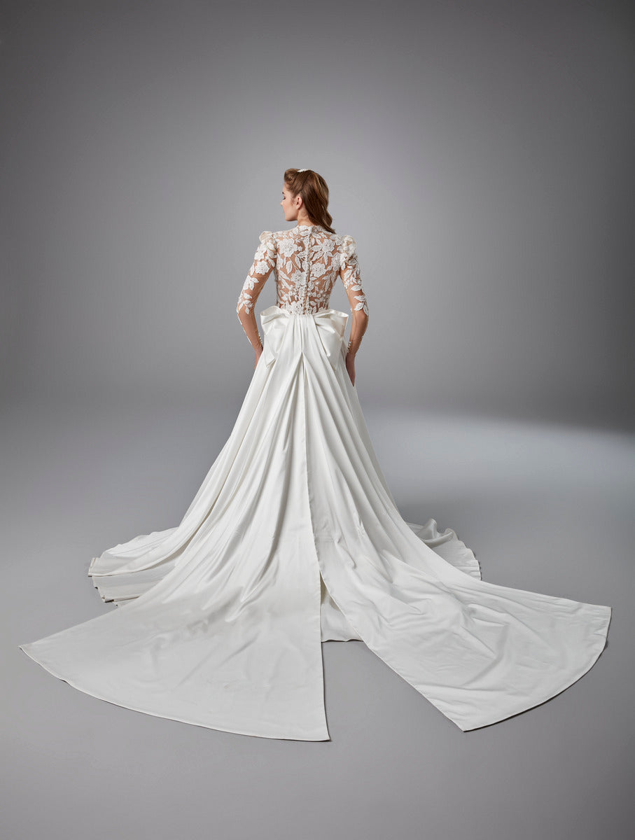 Rada Belle Schulterfreies Brautkleid Mit 3d-blumen-cape-ärmeln Und Tüll-overlay