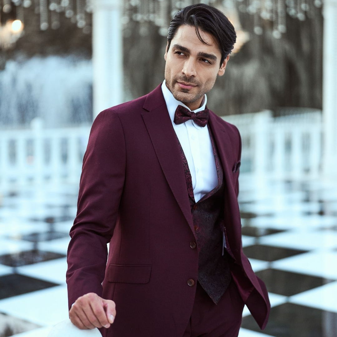 🕴 Eleganter Anzug in Bordeaux mit gemusterter Weste