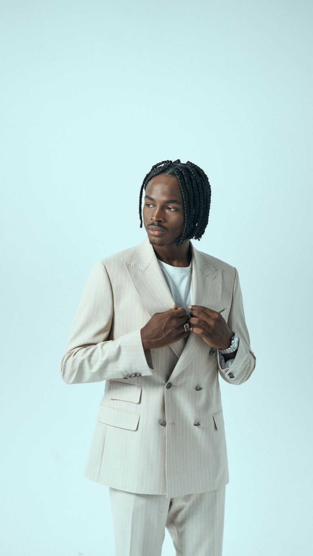 🕴 Eleganter Anzug in Beige mit gestreifter italienischer Hose, doppelreihig