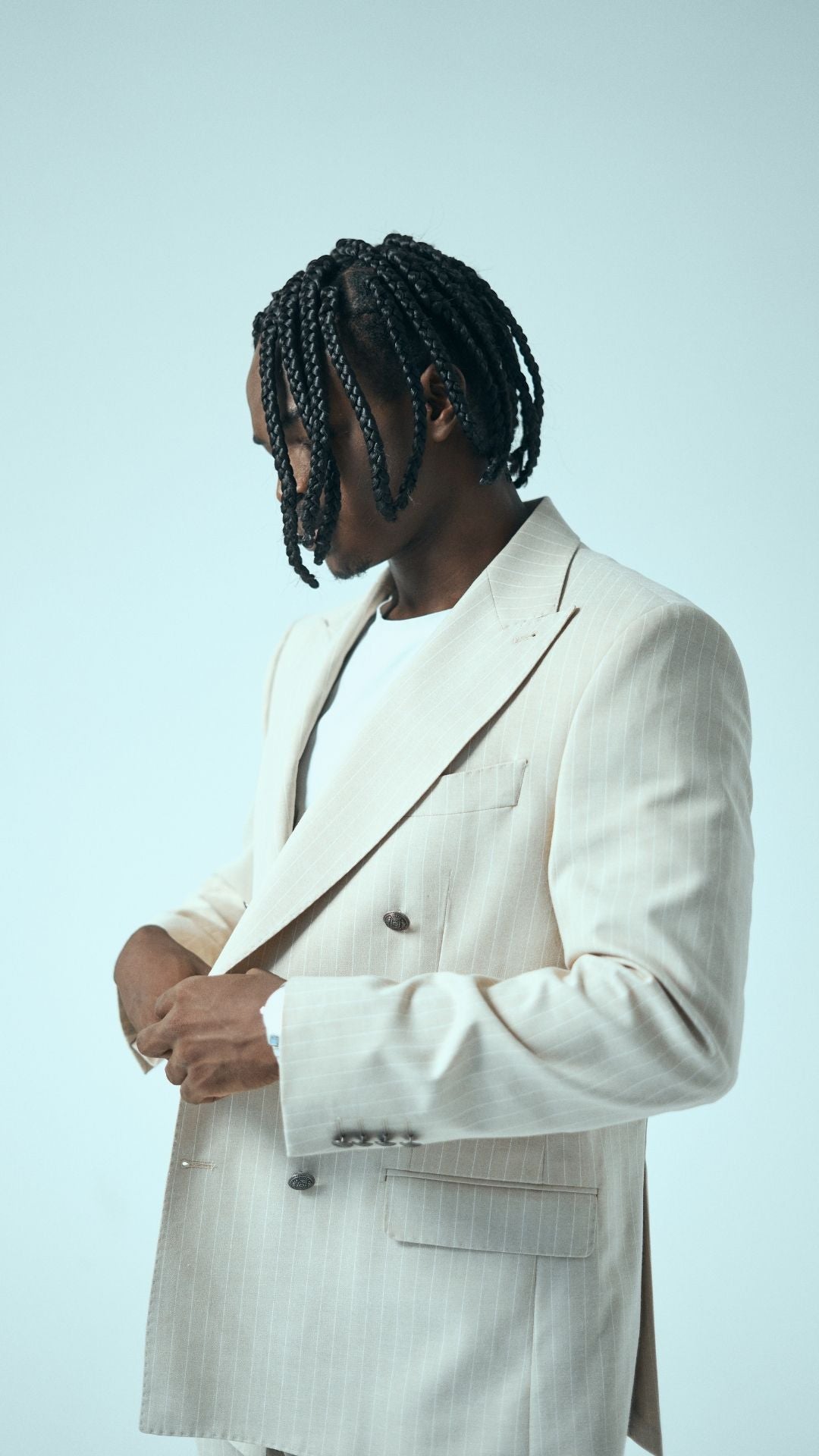 🕴 Eleganter Anzug in Beige mit gestreifter italienischer Hose, doppelreihig