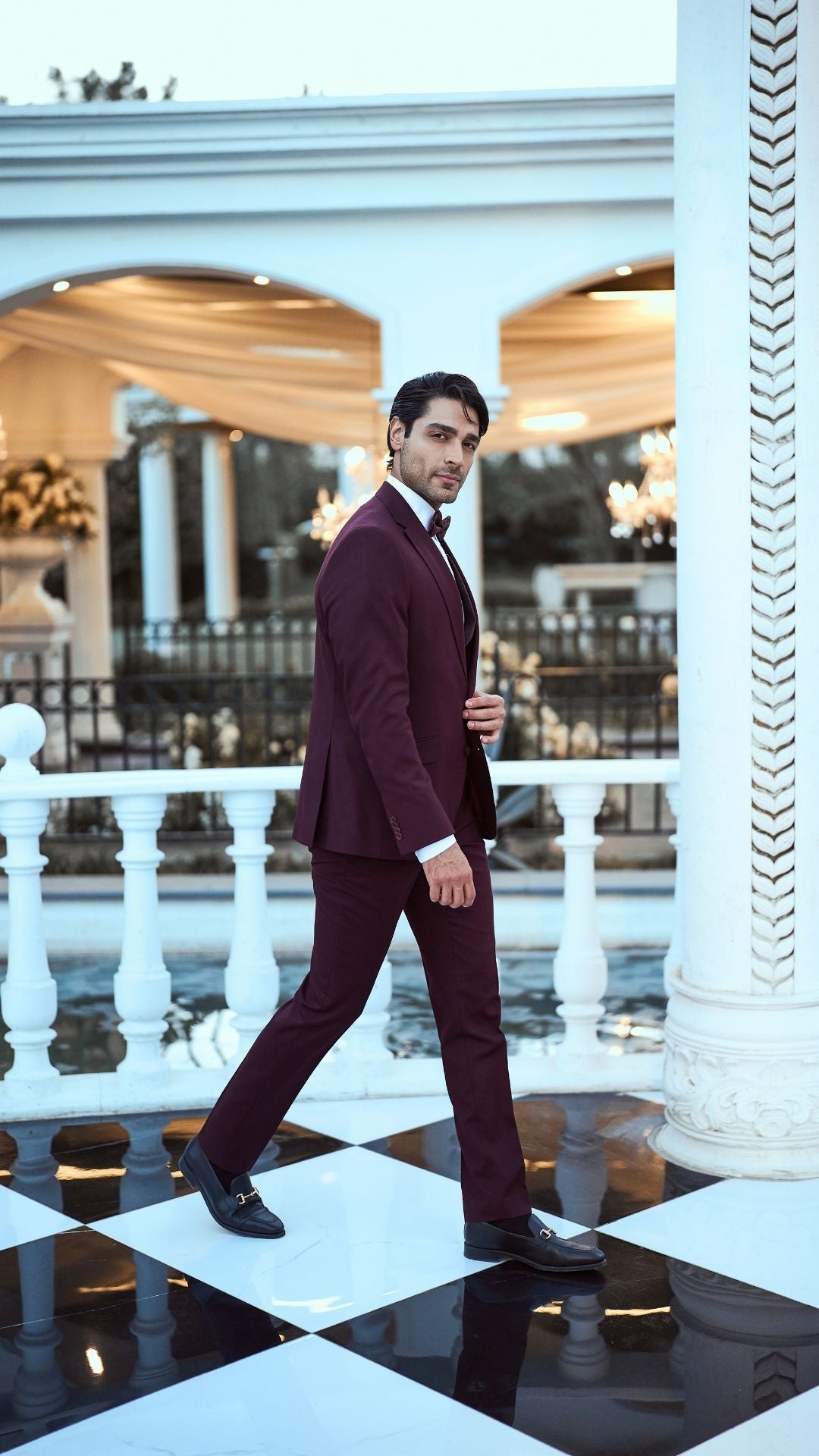 🕴 Eleganter Anzug in Bordeaux mit gemusterter Weste