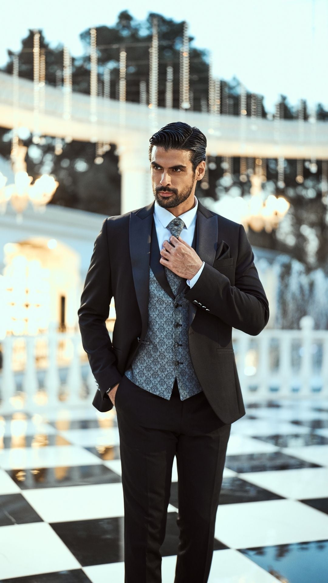 🕴 Eleganter 3-teiliger Smoking in Schwarz mit gemusterter Weste & Krawatte