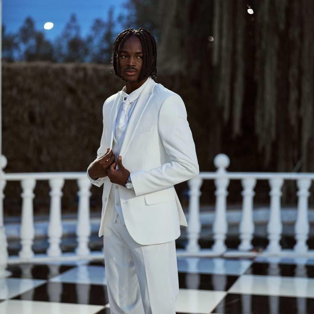 🕴 Eleganter Anzug in Weiß mit gemusterter Weste