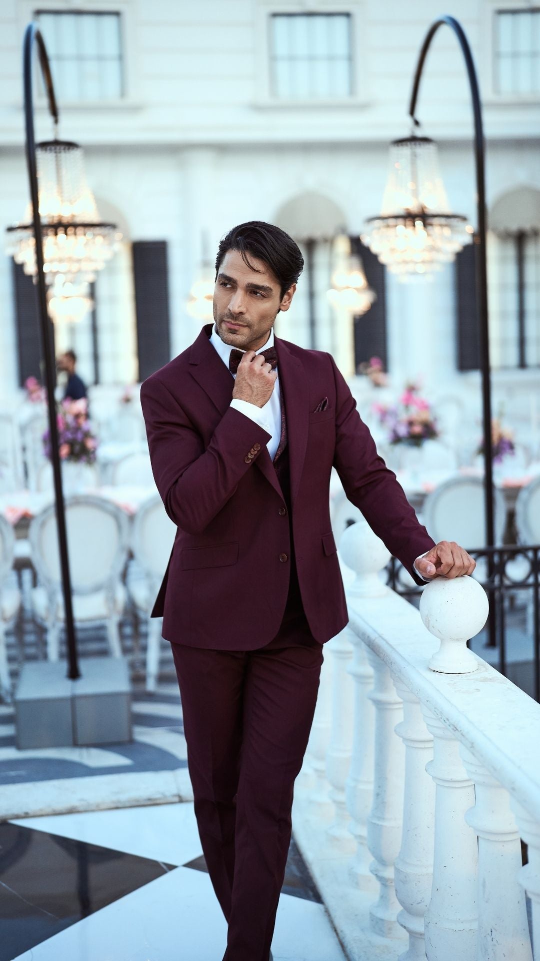 🕴 Eleganter Anzug in Bordeaux mit gemusterter Weste