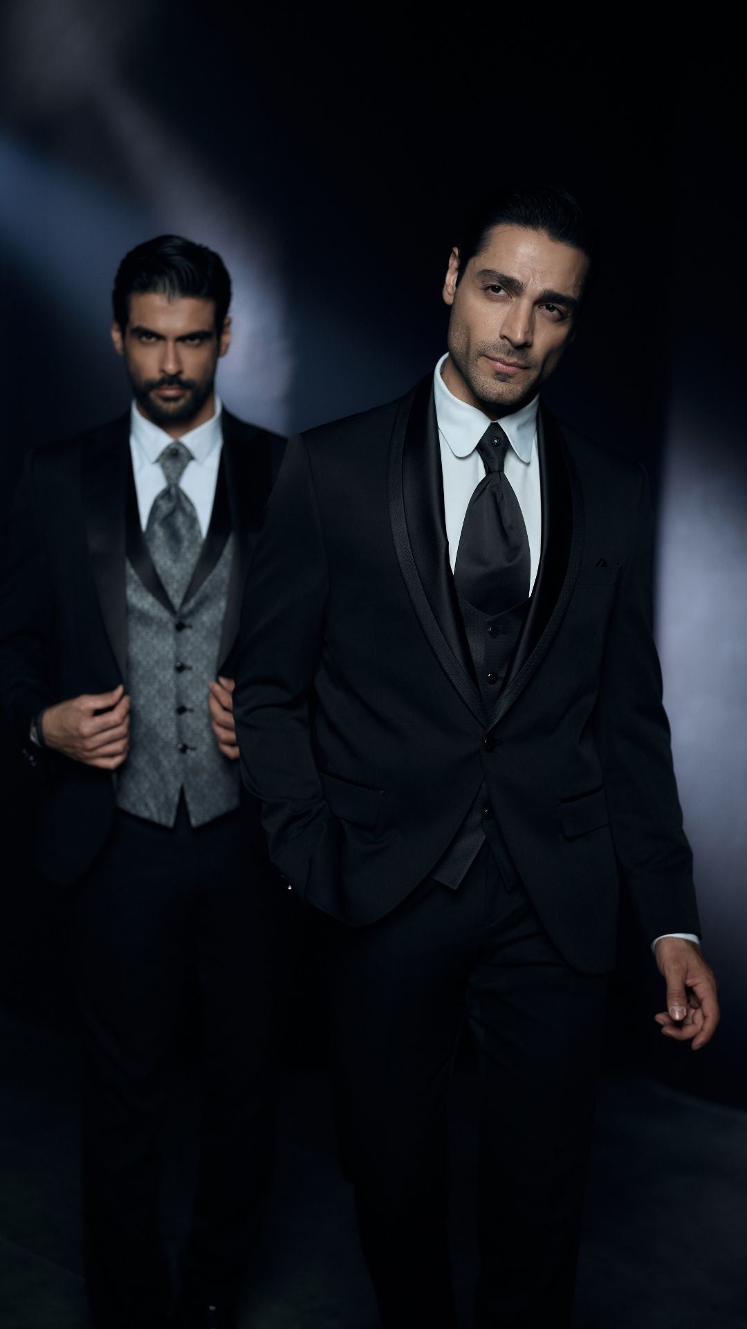 🕴 Eleganter schwarzer Smoking mit Krawatte