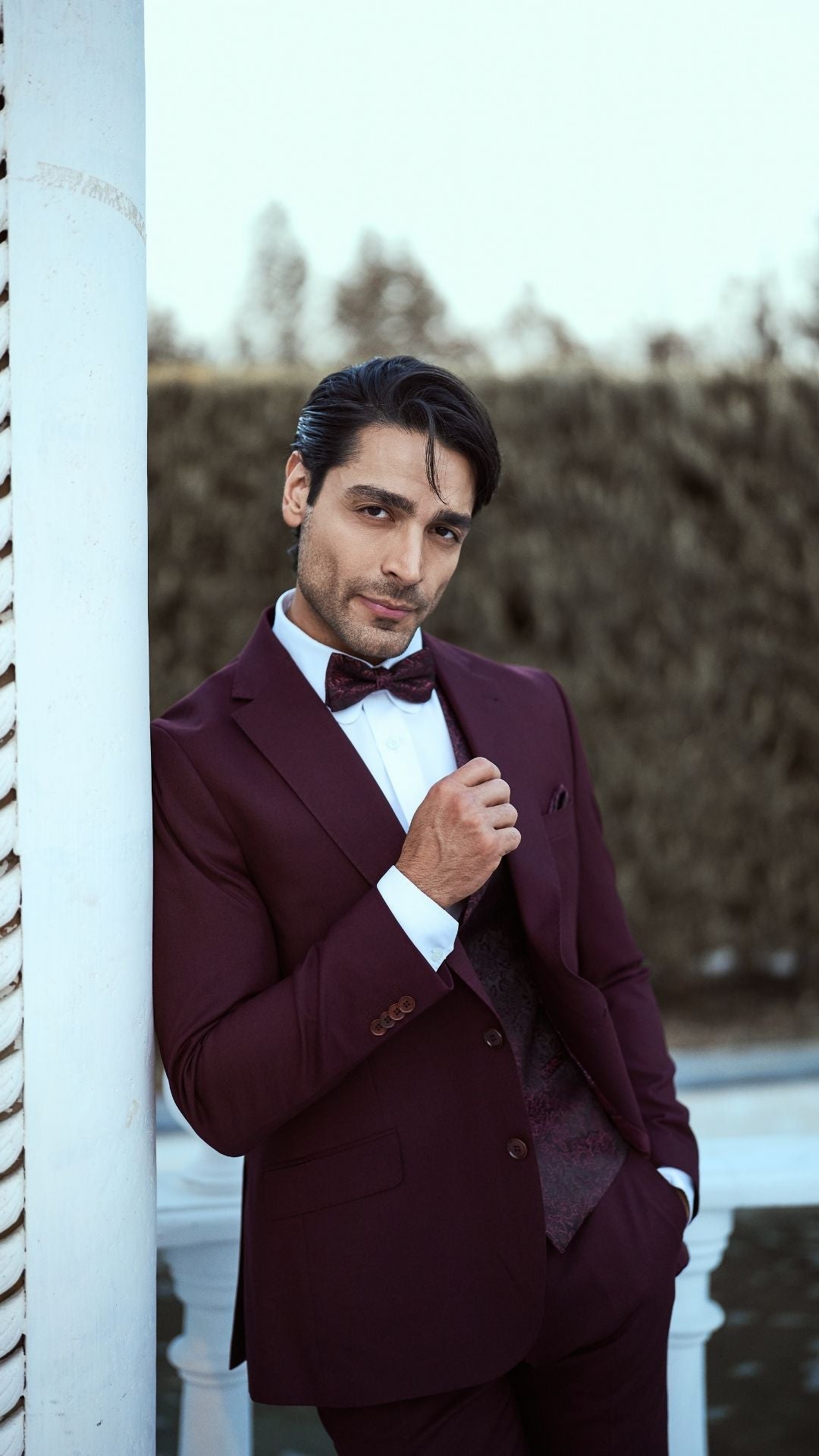 🕴 Eleganter Anzug in Bordeaux mit gemusterter Weste