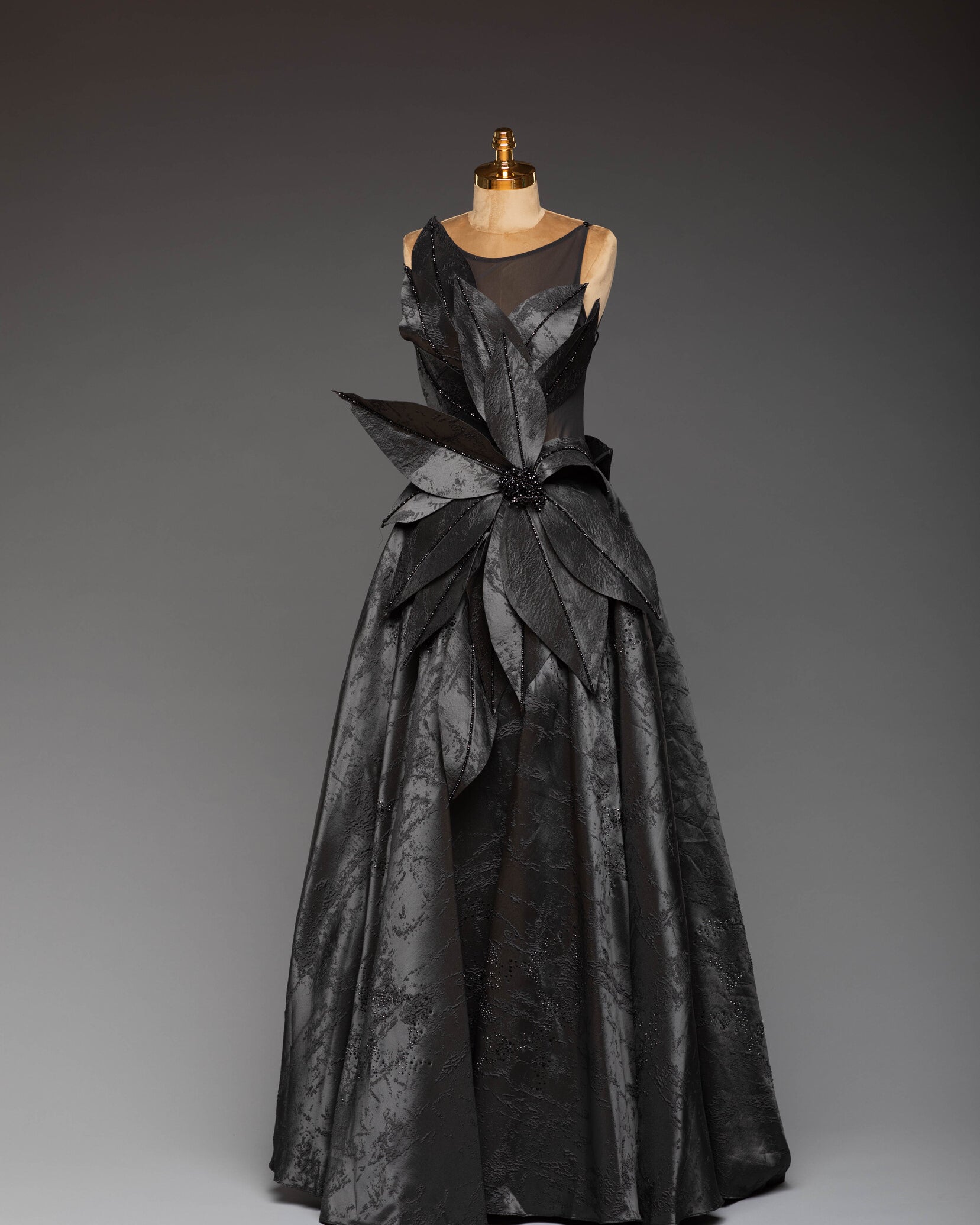 Abendkleid Schwarz | Elegantes Design mit Blattdetails