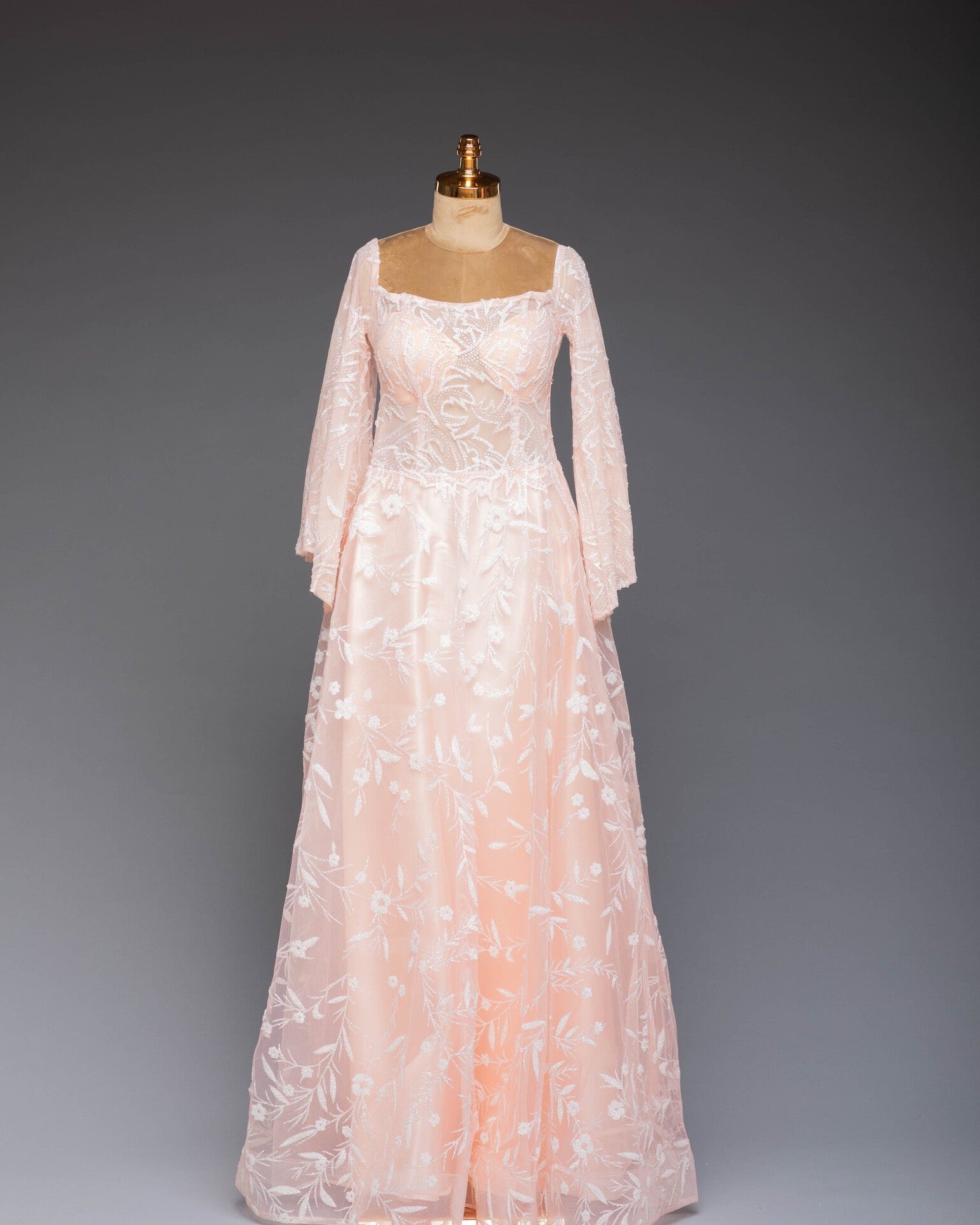 Abendkleid Pink | Bodenlang mit breitem Saum und Steinverzierung