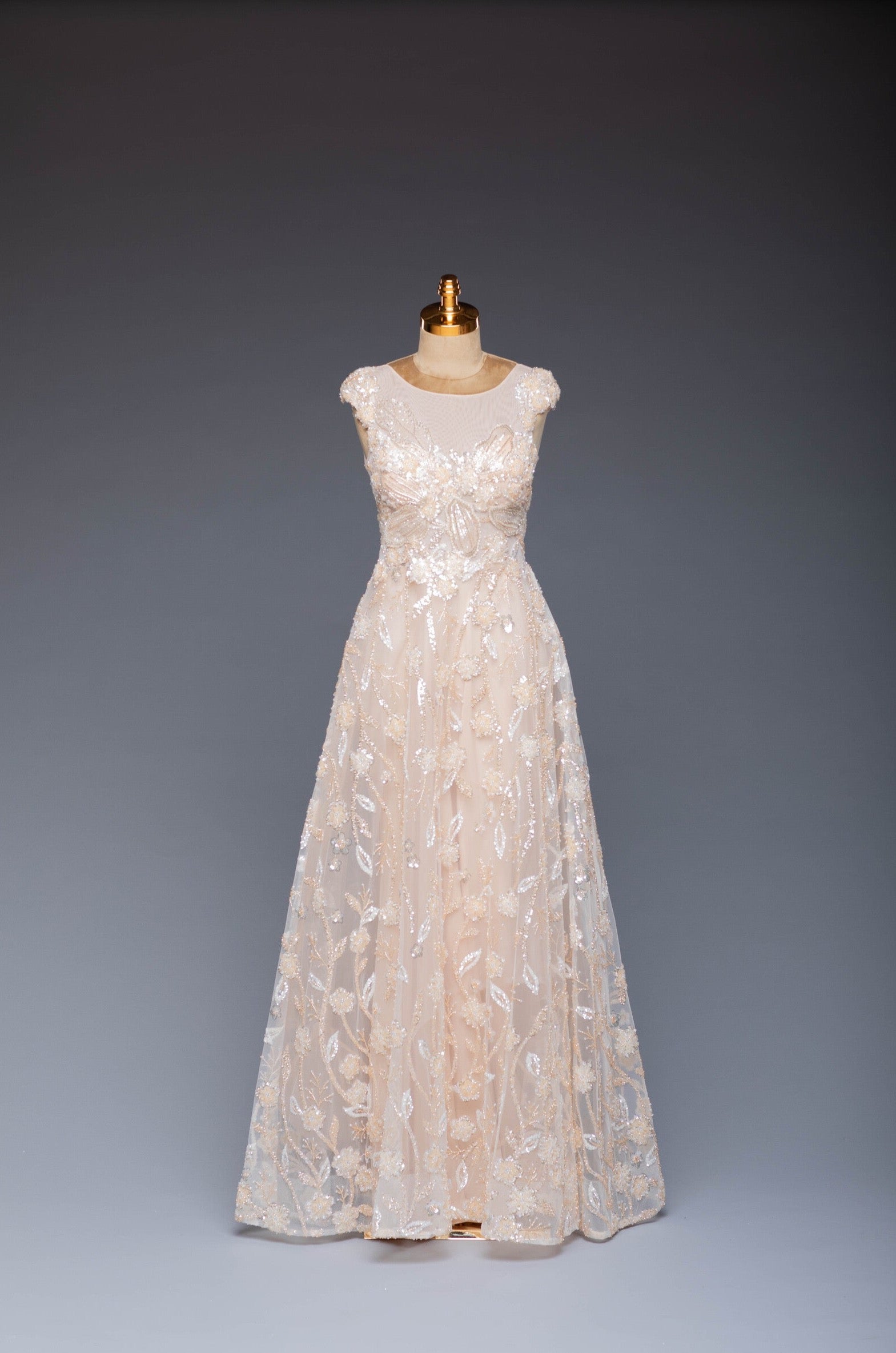 Abendkleid Beige | Mit Steinverzierung und weitem Saum