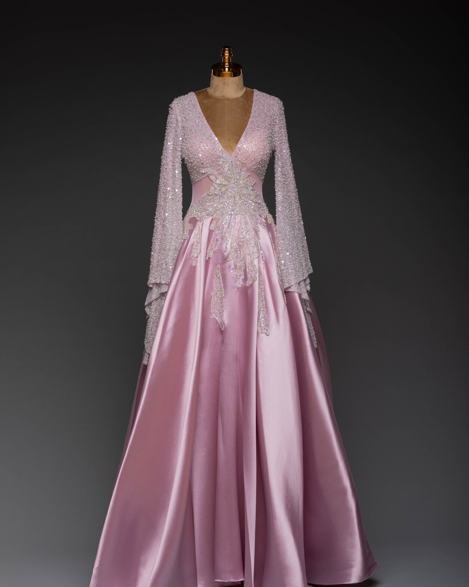Abendkleid Violett | Elegant mit weitem Saum und langem Rücken