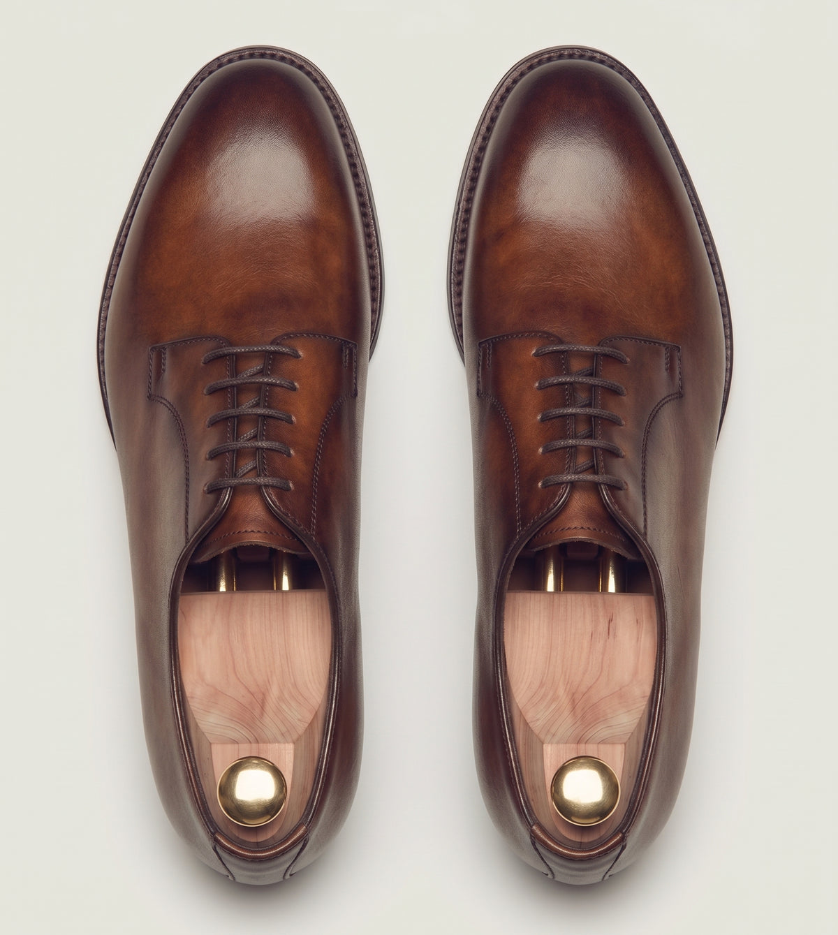 Braune Derby-Schuhe aus Leder mit Patina-Finish