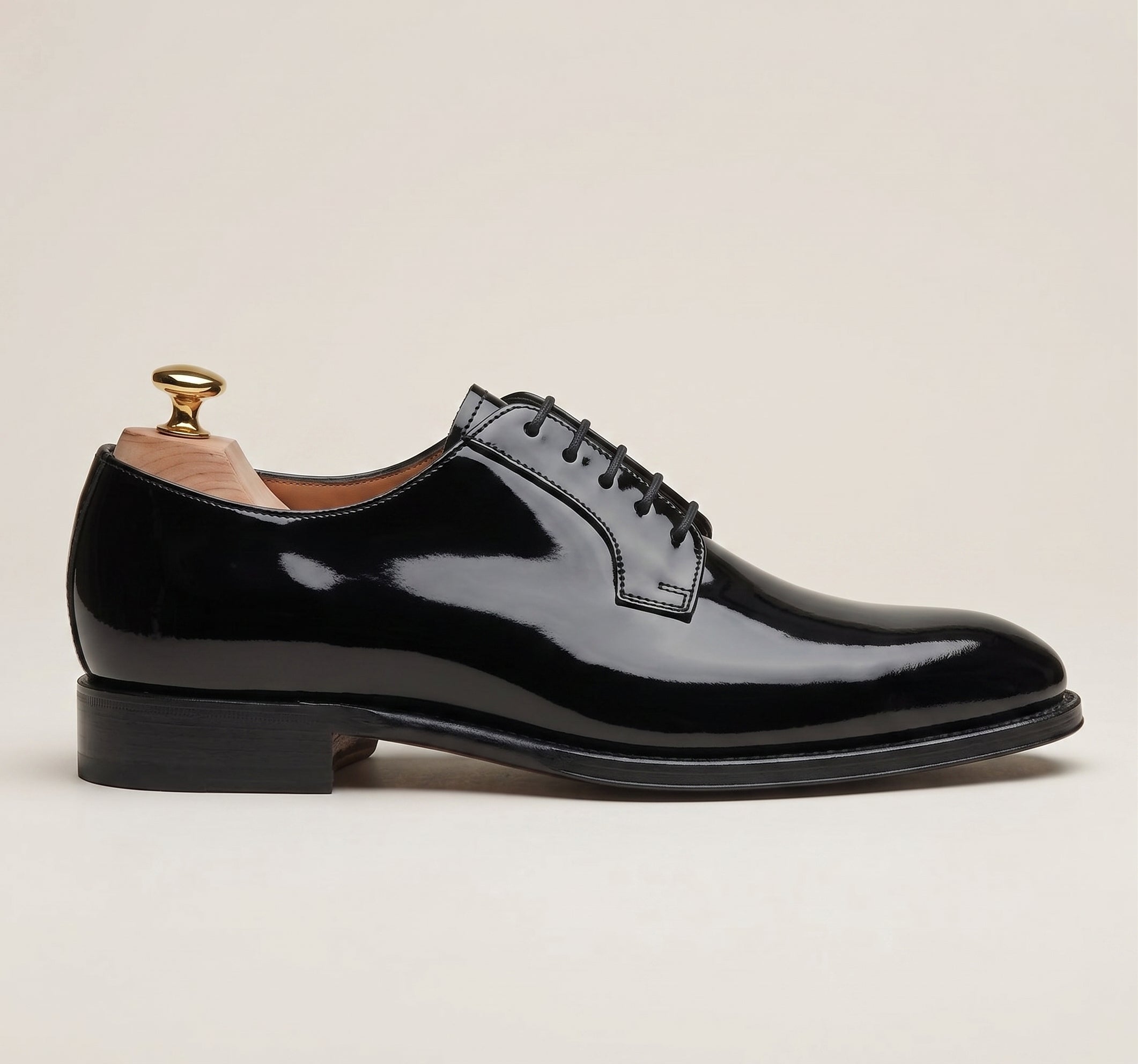 Schwarze Lackleder Derby-Schuhe aus Leder