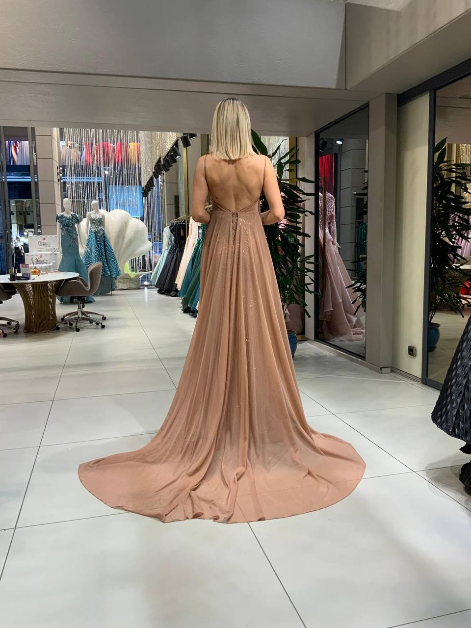 Abendkleid Dunkelbeige | Elegant und Zeitlos