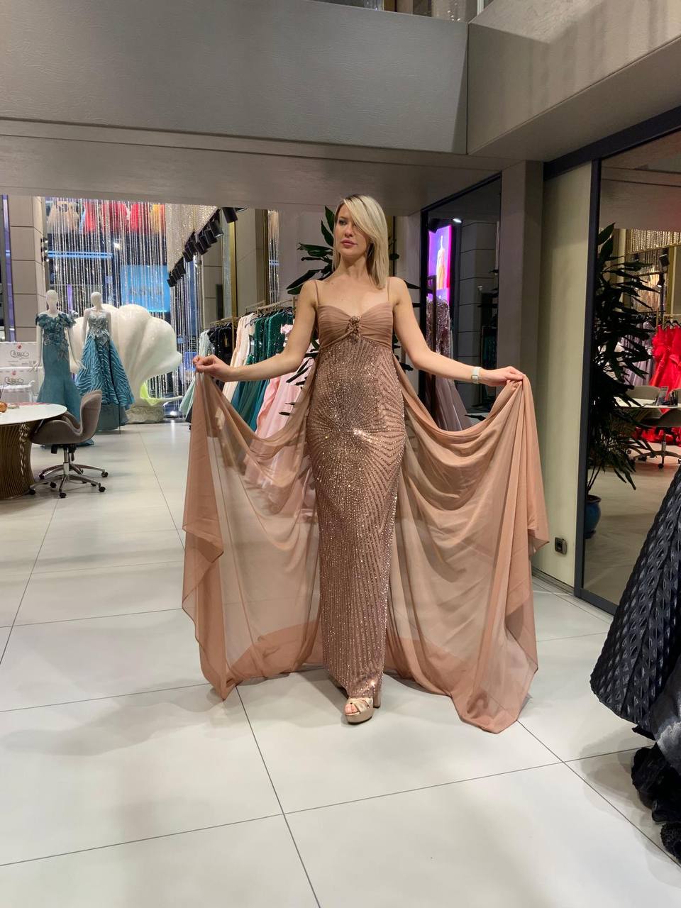 Abendkleid Dunkelbeige | Elegant und Zeitlos